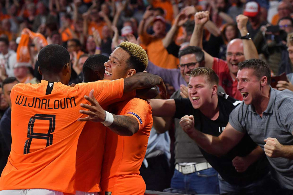 Belanda Lumat Jerman 3-0