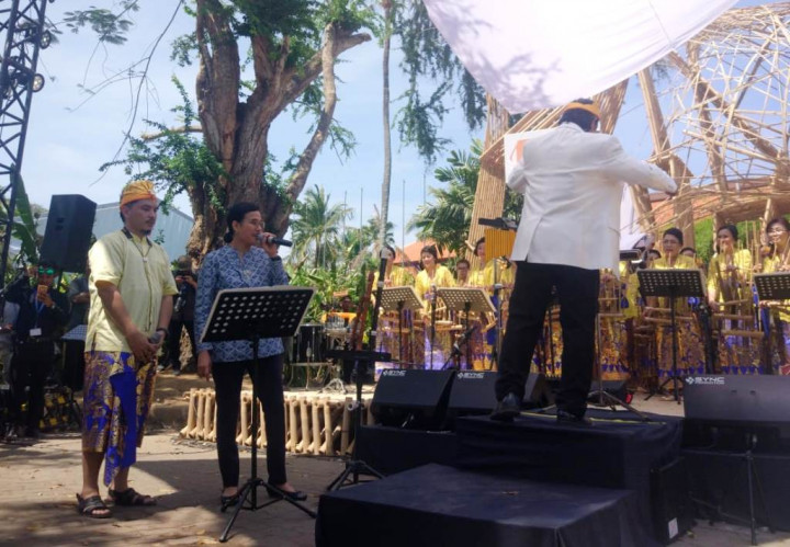 Sri Mulyani Nyanyikan Lagu Frank Sinatra di Indonesia Paviliun