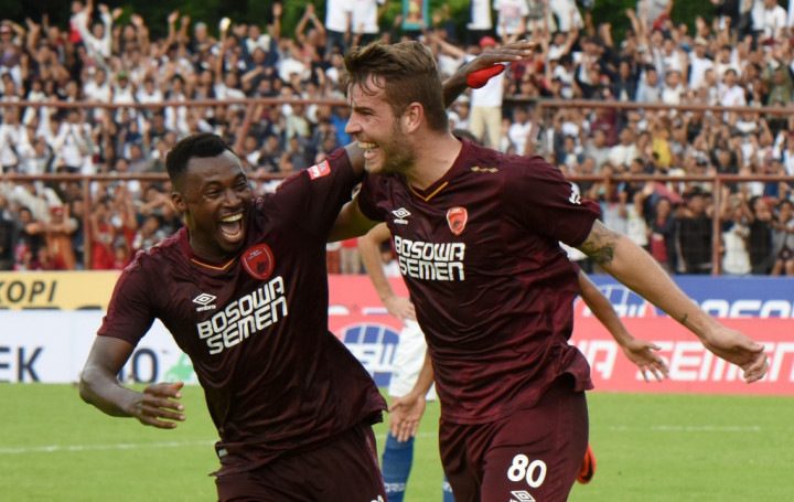 Jungkalkan Arema, PSM Tempel Persib