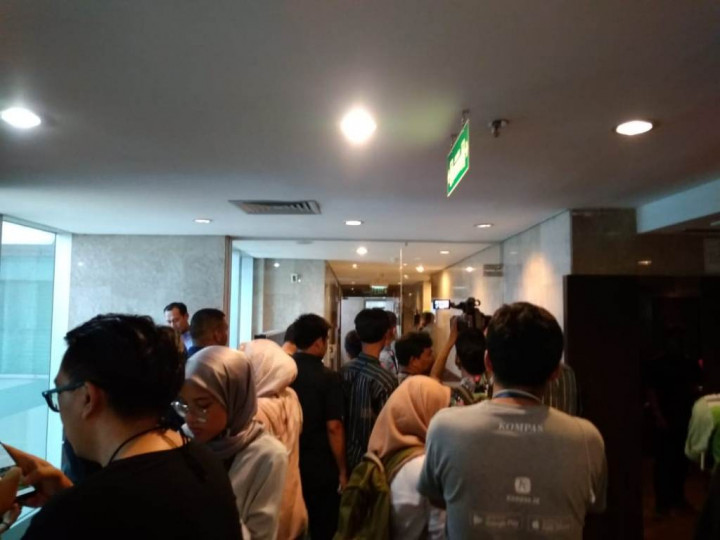 Arah Tembakan Diduga dari Sebelah Gedung Kompas