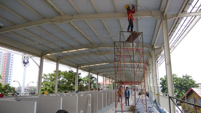 <i>Skybridge</i> Tanah Abang Belum Finis