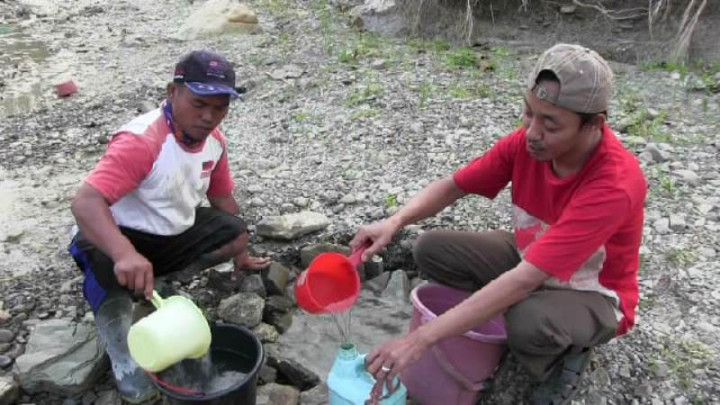 Warga Tegal Konsumsi Air Sungai karena Kekeringan