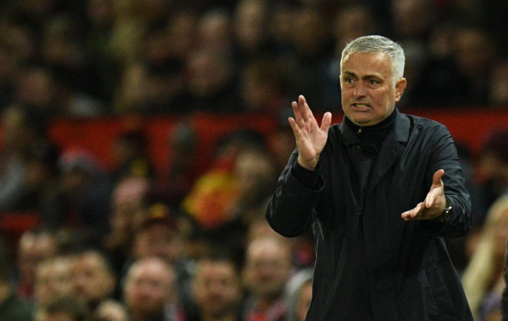 Tekanan untuk Mourinho Belum usai