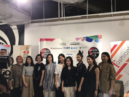 Lebih dari 200 Desainer Pamerkan Karya di Jakarta Fashion Week 2019