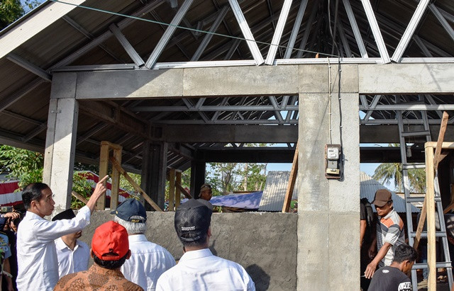Jokowi: Pencairan Bantuan Gempa Lombok Jangan Berbelit