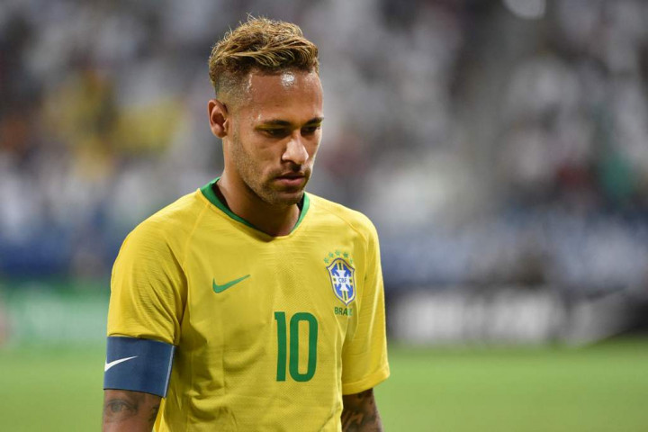 Neymar Dipaksa Kenakan Nomor 10 di Brasil