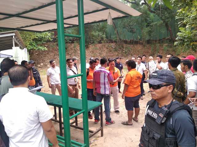 Tersangka Ditawari Mode Otomatis oleh Petugas Lapangan Tembak