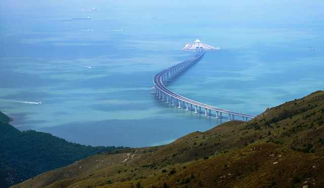 Baja untuk 60 'Menara Eiffel' jadi 1 Jembatan