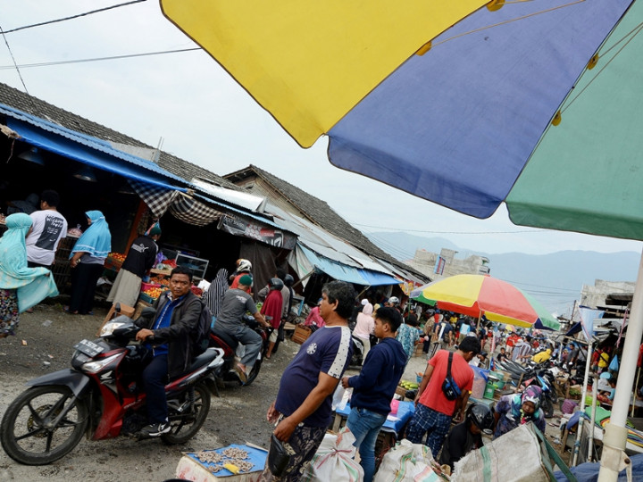 Aktivitas Pusat Perbelanjaan di Palu Semakin Normal