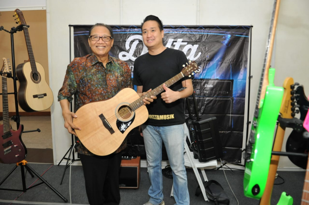 Menteri Koperasi dan UKM Puspayoga mengajak masyakat membeli alat musik lokal berkualitas impor di Smesco Music Expo 2018, pada 19-21 Oktober (Foto:Dok.Kemenkop UKM)