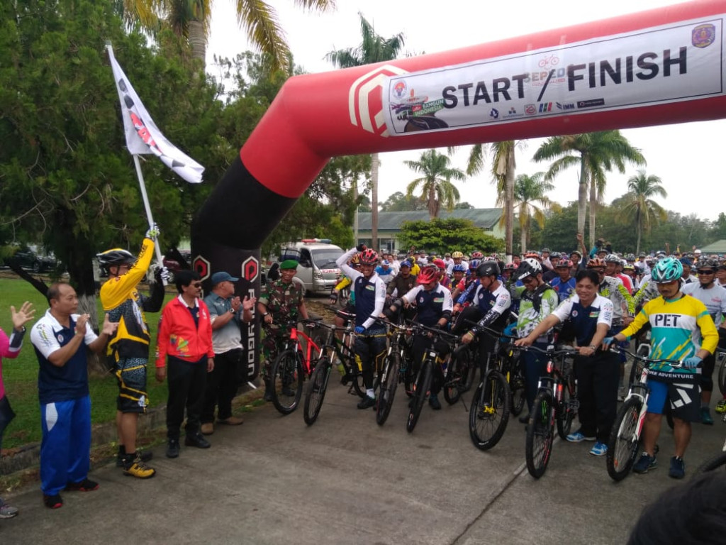 Suasana garis start Sepeda Nusantara etape Bontang. (Foto: Humas Kemenpora)