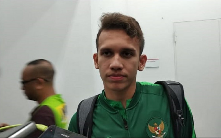 Egy Minta Suporter Dukung Timnas U-19 Lawan UEA