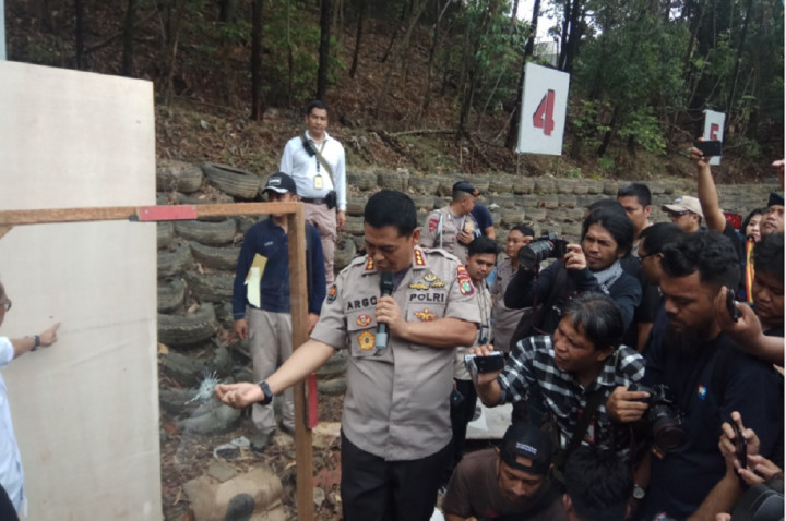 Polda Uji Coba Senjata 'Tembak' Gedung DPR