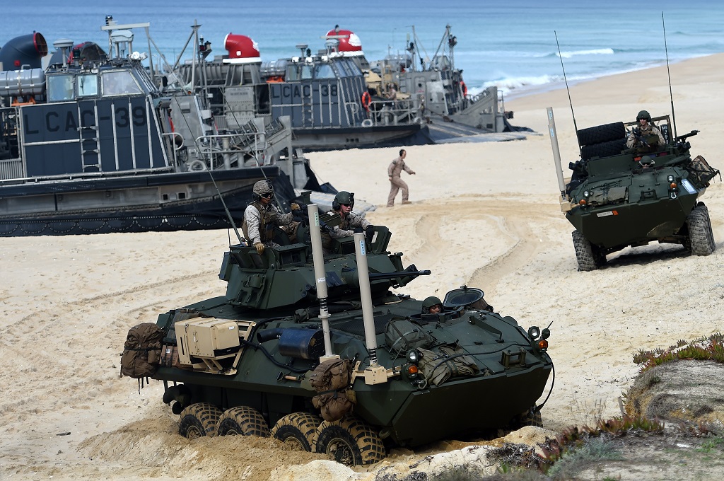 Latihan NATO di pantai Penheiro da Cruz pada 2015. (Foto: AFP)