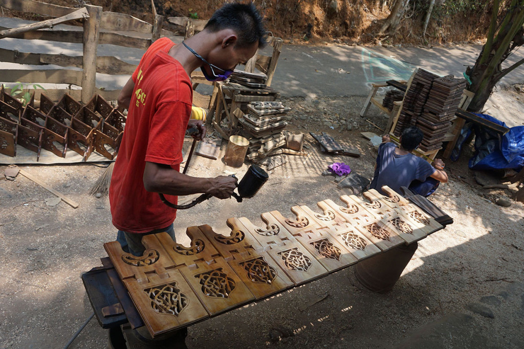 Melihat Pembuatan Rehal di Jepara