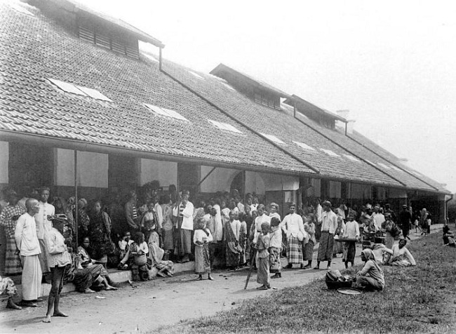 Napak Tilas Praktik Gadai