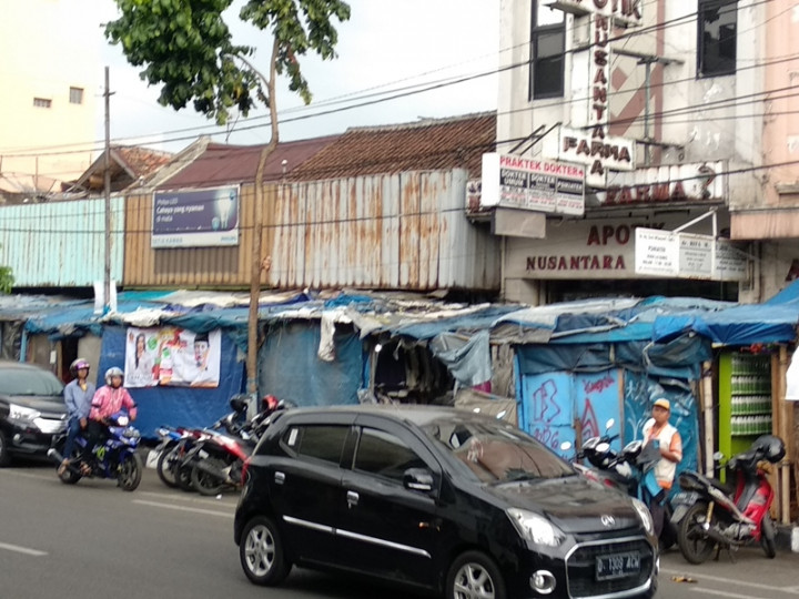 <i>Skywalk</i> Bukan Solusi Relokasi PKL Cicadas