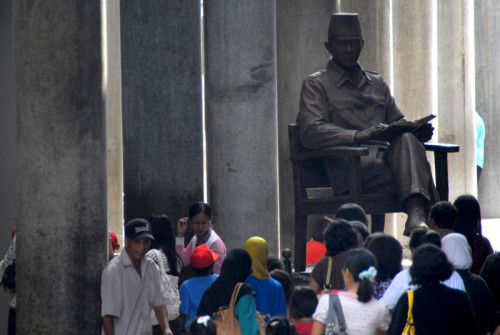 Kritik 'Sontoloyo' ala Jokowi dan Soekarno