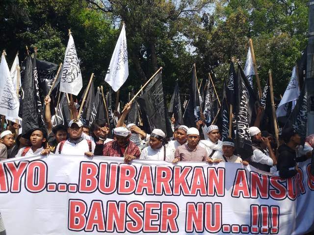 Massa Bela Tauhid Berjubel di Patung Kuda