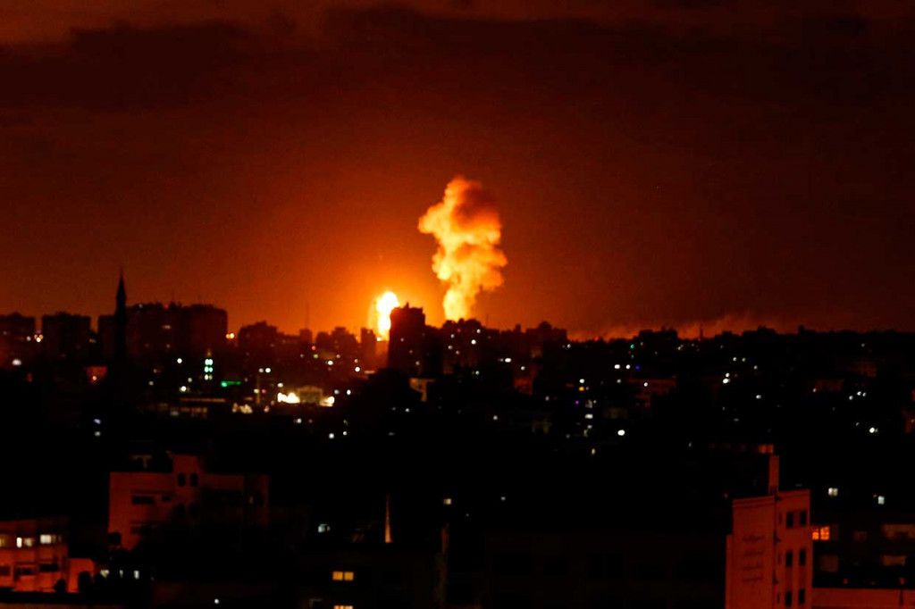 Israel Serang Puluhan Target di Jalur Gaza