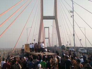 Pembebasan Tarif Jembatan Suramadu Diharap Pangkas Kemiskinan