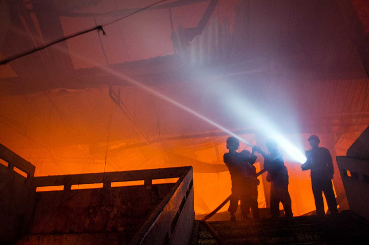 Ratusan Kios Pasar Legi Solo Hangus Terbakar