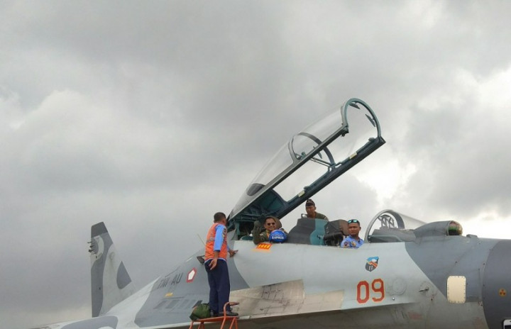 Sukhoi TNI AU Usir Pesawat Asing Masuk Kepri