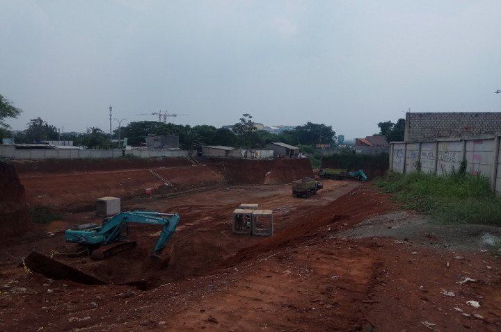 Belasan Warga Enggan Pindah dari Area Tol Cijago