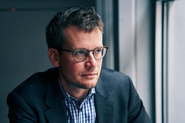John Green Tetapkan Dua Aktor untuk Film Looking for Alaska