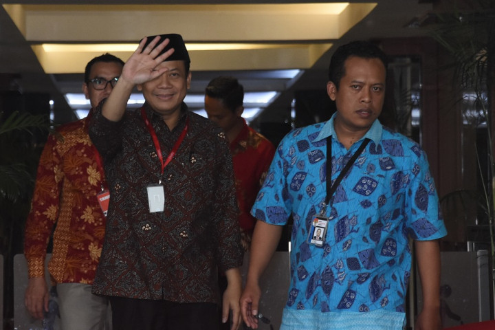 KPK Minta Taufik Kurniawan 'Bernyanyi'