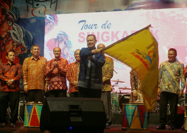 Kemeriahan Upacara Pembukaan Tour de Singkarak 2018