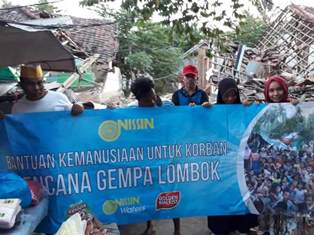 Monde Kirim 300 Karton Biskuit untuk Korban Gempa Palu