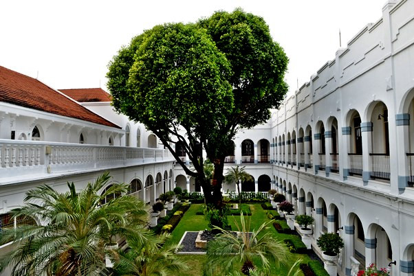 Dari <i>Oranje</i> Hingga Majapahit