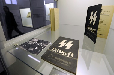 Mantan Penjaga Kamp Konsentrasi Nazi Disidang