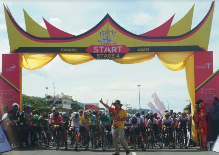 Etape 4: Para Pembalap Ditantang Ekstremnya Kelok 44