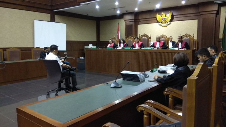 Fayakhun Minta Ali Fahmi Ditangkap