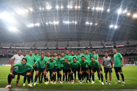 Para pemain timnas Indonesia beserta ofisial berfoto bersama