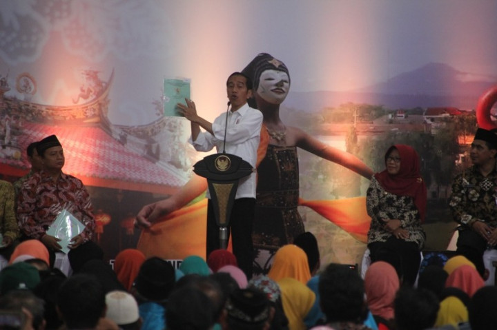 Presiden Bagikan 3.000 Sertifikat Tanah Warga Tegal