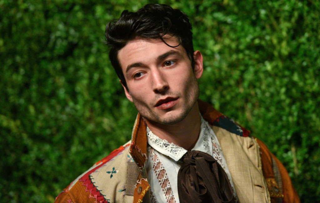 Ezra Miller Pernah Alami Pelecehan Seksual - Medcom.id