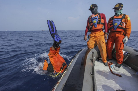Tim SAR Gabungan melakukan pencarian pada CVR Lion Air PK-LQP -