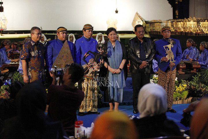 HUT ke-7, NasDem Gelar Pementasan Wayang Kulit