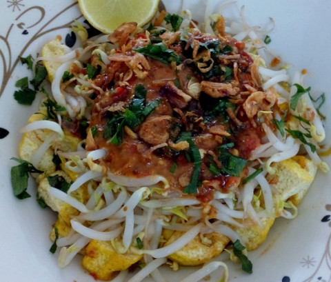 Resep Nasi Tahu Campur Bumbu Kacang