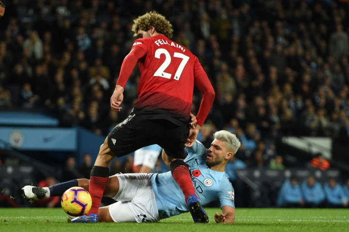 Memainkan Fellaini Sejak Awal, Strategi MU Jadi Rusak