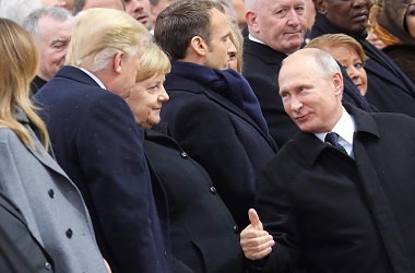 Putin Berdiskusi Santai dengan Trump di Paris