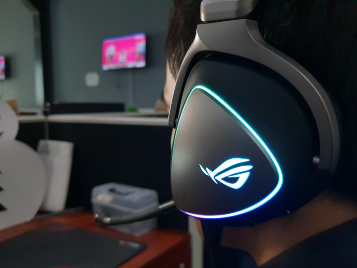 ASUS ROG Delta, Tampilan dan Audio Mewah