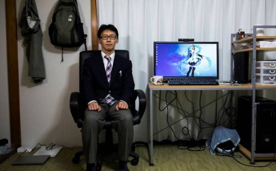 Akihiko Kondo dan Hatsune Miku. (Foto: AFP)
