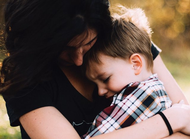 Empat Cara Menenangkan Anak Setelah Dimarahi Orang Tua
