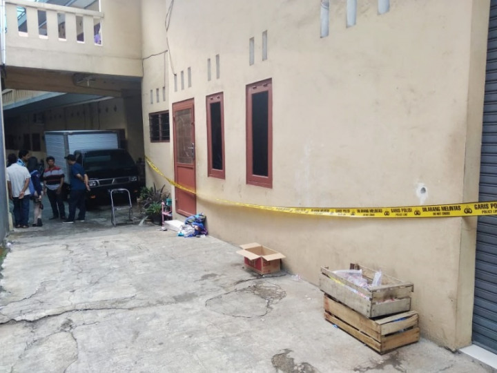 Polisi Sita Gunting di Lokasi Tewasnya Satu Keluarga