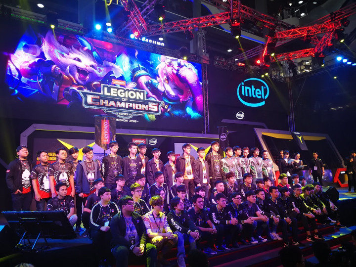 Lenovo Buka Seleksi Legion of Champions Seri III