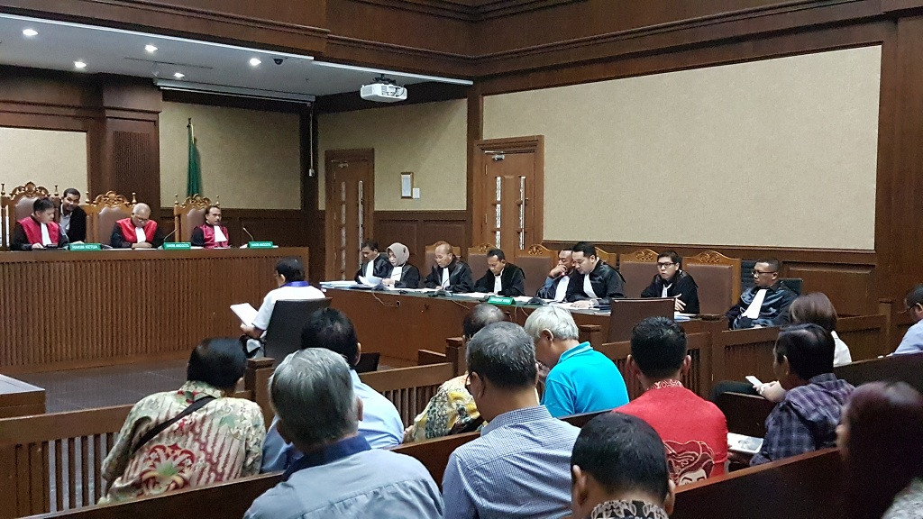 Terdakwa Lucas saat membacakan eksepsi - Medcom.id/Damar iradat. 